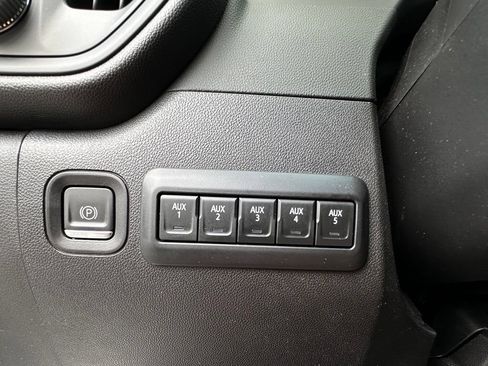 Used 2024 GMC Sierra 2500 Pro w/ 1SA Pro Safety Plus Package AWD/4WD image 34