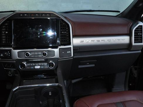 Used 2022 Ford F350 Platinum w/ FX4 Off-Road Package image 19