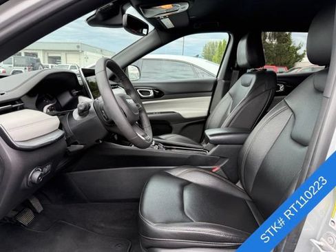 Used 2024 Jeep Compass Limited AWD/4WD image 4