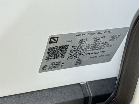 New 2025 Chevrolet Suburban Premier image 29