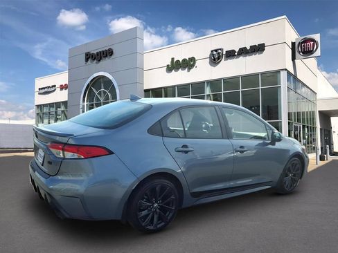 Used 2023 Toyota Corolla SE FWD image 3