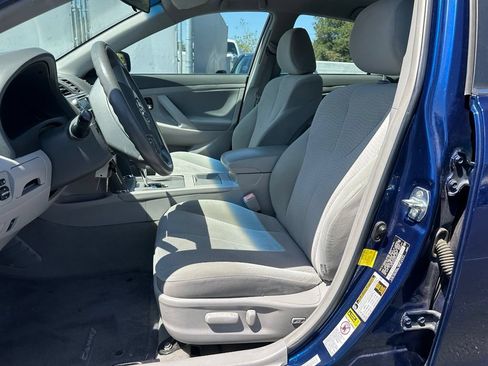 Used 2011 Toyota Camry LE FWD image 8