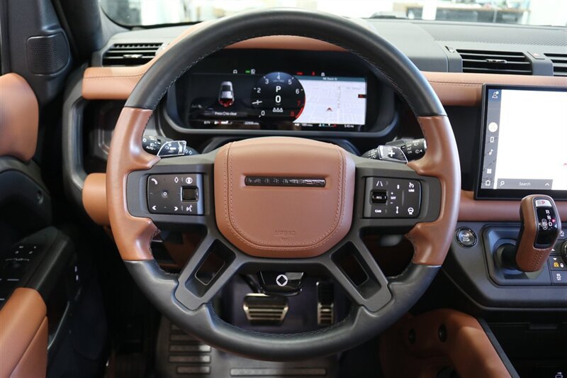 Used 2025 Land Rover Defender 110 AWD/4WD image 23