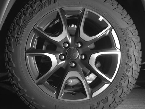 Used 2025 Jeep Compass Trailhawk image 14