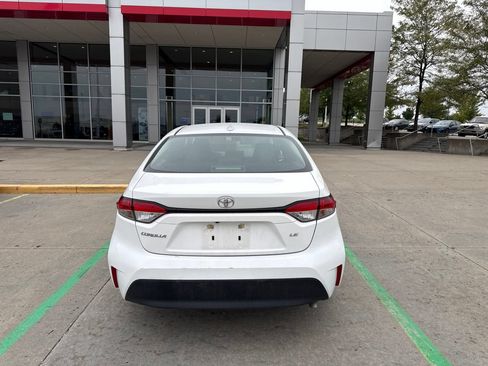 Used 2024 Toyota Corolla LE FWD image 5