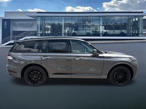 New 2027 Lincoln Aviator Reserve AWD/4WD image 9