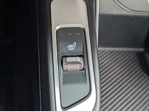Used 2025 Kia Sorento S w/ Panoramic Sunroof Package FWD image 38