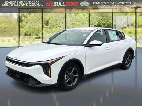 Used 2025 Kia K4 FWD image 1