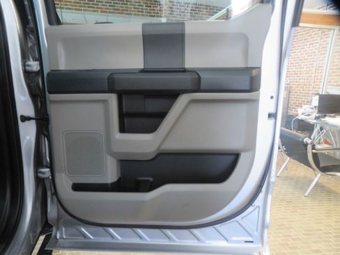 Used 2022 Ford F250 XL w/ STX Appearance Package AWD/4WD image 23
