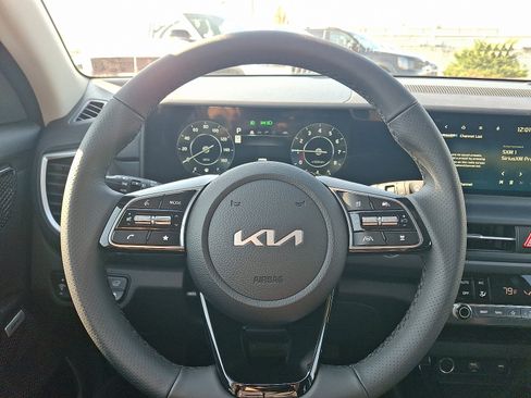 New 2026 Kia Seltos SX image 14