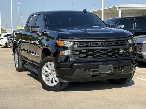 Used 2024 Chevrolet Silverado 1500 Custom RWD image 2