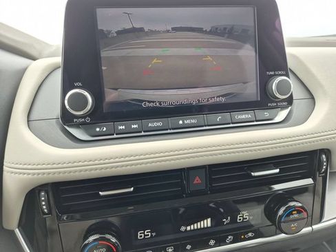 Used 2022 Nissan Rogue SV AWD/4WD image 15