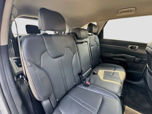 Certified 2025 Kia Sorento S AWD/4WD image 31