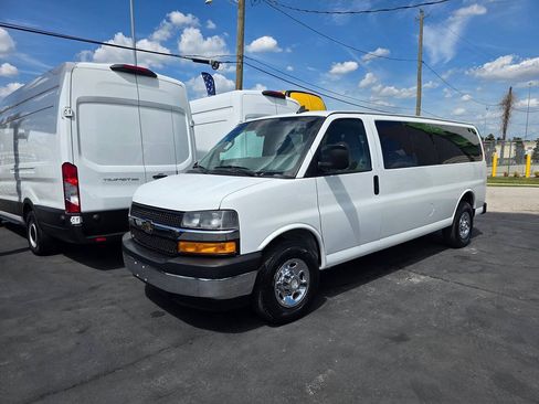Used 2018 Chevrolet Express 3500 LT w/ LT Preferred Equipment Group RWD image 29