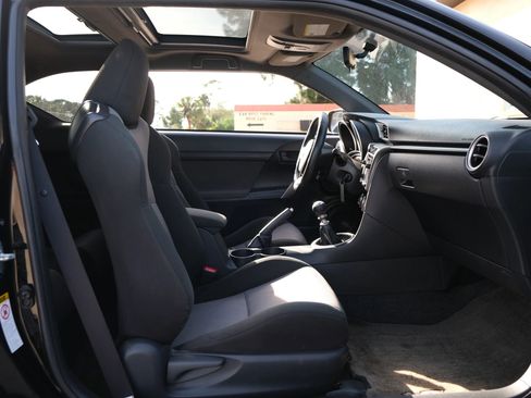 Used 2015 Scion tC image 22