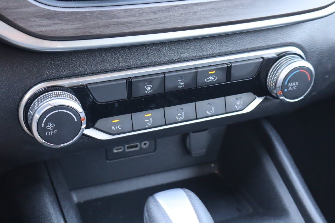Used 2025 Nissan Altima 2.5 SV FWD image 22