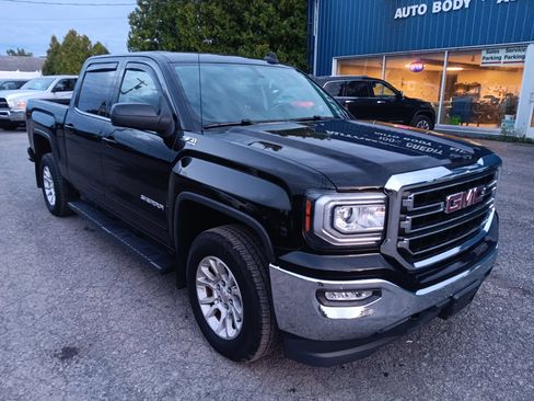 Used 2018 GMC Sierra 1500 SLE w/ SLE Value Package AWD/4WD image 7
