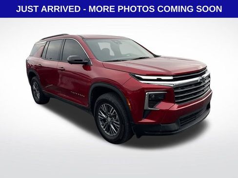 Used 2026 Chevrolet Traverse LT w/ Driver Confidence Package image 1