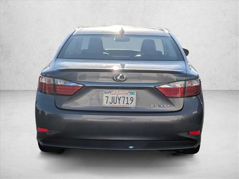 Used 2015 Lexus ES 300h w/ Navigation System Package image 6