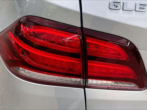 Used 2019 Mercedes-Benz GLE 400 4MATIC image 29