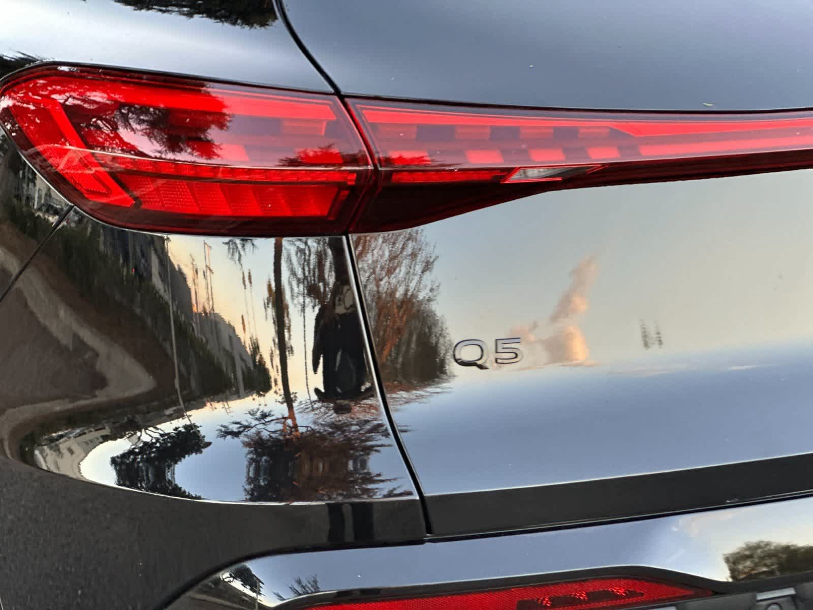Used 2025 Audi Q5 Premium w/ Convenience Package AWD/4WD image 29