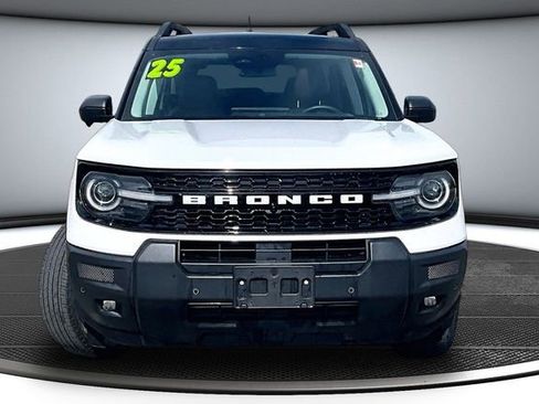 Used 2025 Ford Bronco Sport Outer Banks w/ Outer Banks Tech Package+ AWD/4WD image 2