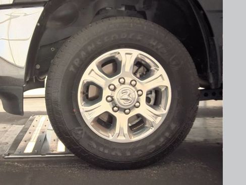 Used 2026 RAM 2500 Big Horn AWD/4WD image 5