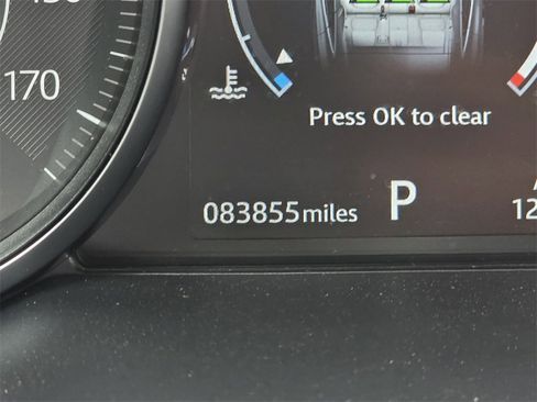 Used 2018 Jaguar E-PACE S image 29