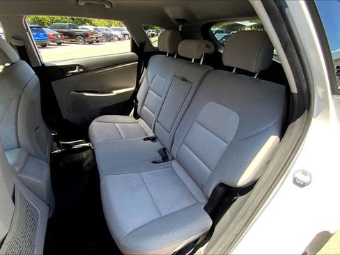 Used 2017 Hyundai Tucson SE w/ SE Popular Package 02 FWD image 18