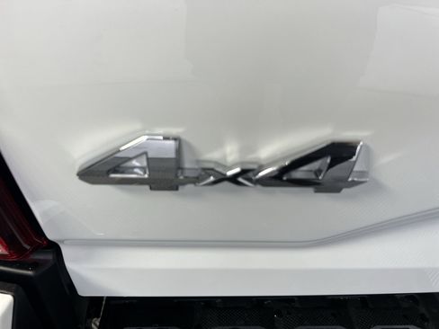 Used 2023 Toyota Tacoma SR5 w/ Technology Package image 6