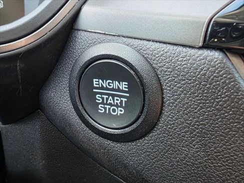 Used 2025 Ford Escape Active AWD/4WD image 32