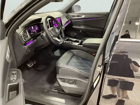 Certified 2026 Volkswagen Atlas Cross Sport SEL Premium R-Line w/ MDO Package AWD/4WD image 9