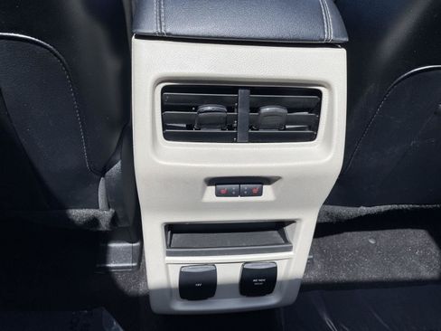 Used 2019 Ford Edge Titanium w/ Equipment Group 301A AWD/4WD image 27