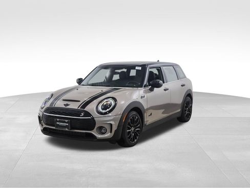Used 2023 MINI Cooper Clubman S w/ Premium Package image 1