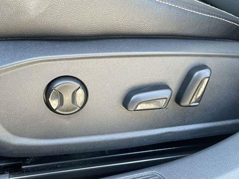 Used 2024 Volkswagen Jetta SE image 33