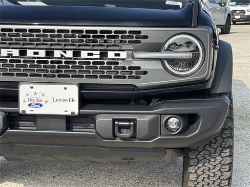 Used 2025 Ford Bronco Badlands image 9