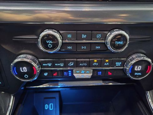 Used 2021 Ford F150 Lariat w/ Equipment Group 502A High AWD/4WD image 21