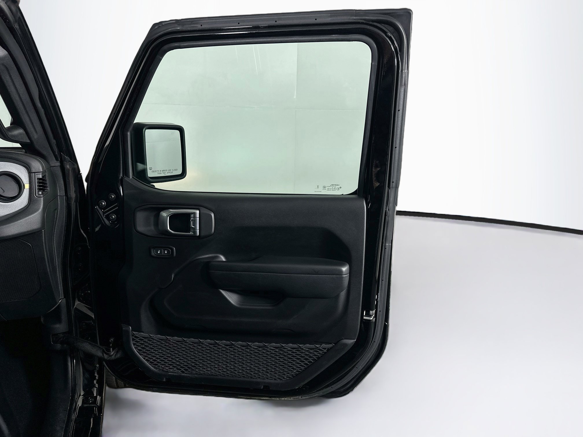 Used 2024 Jeep Wrangler Unlimited w/ Convenience Group AWD/4WD image 30