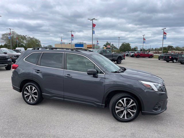 Used 2023 Subaru Forester Limited AWD/4WD image 2