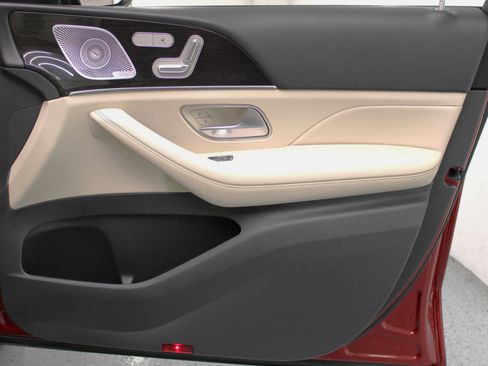 Used 2020 Mercedes-Benz GLE 350 w/ Premium Package image 49