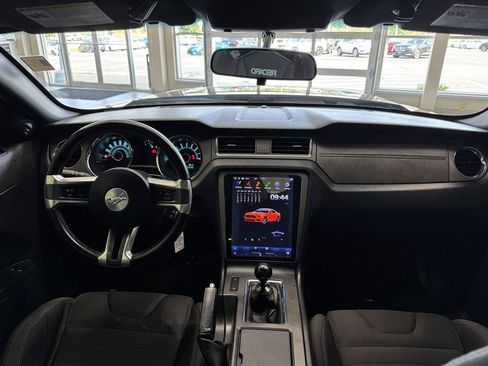 Used 2013 Ford Mustang GT image 23