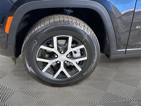 New 2025 Jeep Grand Cherokee Limited w/ Luxury Tech Group II image 34