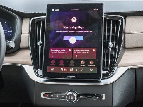 New 2026 Volvo XC90 T8 Plus w/ Protection Package Premier image 23