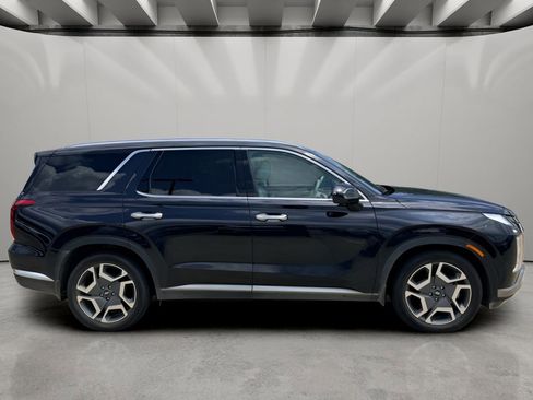Used 2024 Hyundai Palisade Limited FWD image 3