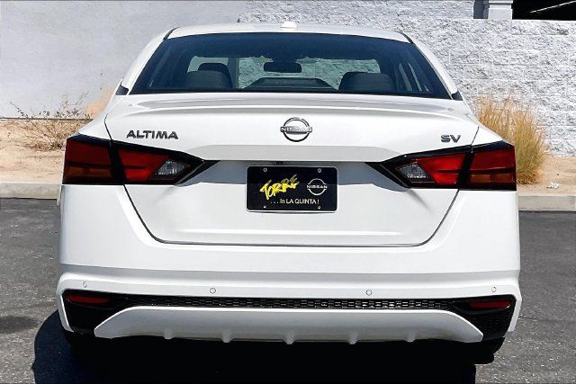 Certified 2024 Nissan Altima 2.5 SV FWD image 3
