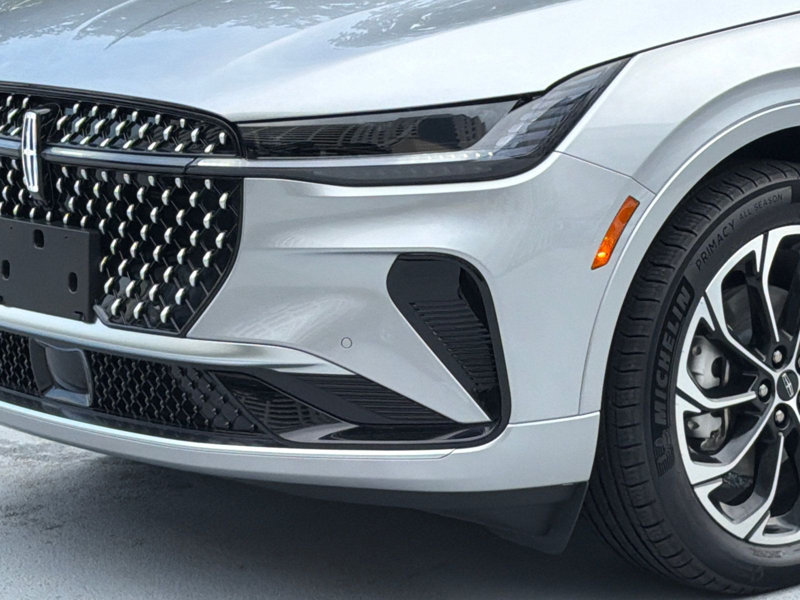 New 2026 Lincoln Nautilus Reserve AWD/4WD image 2