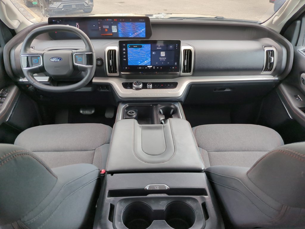 Certified 2025 Ford Expedition Active AWD/4WD image 17
