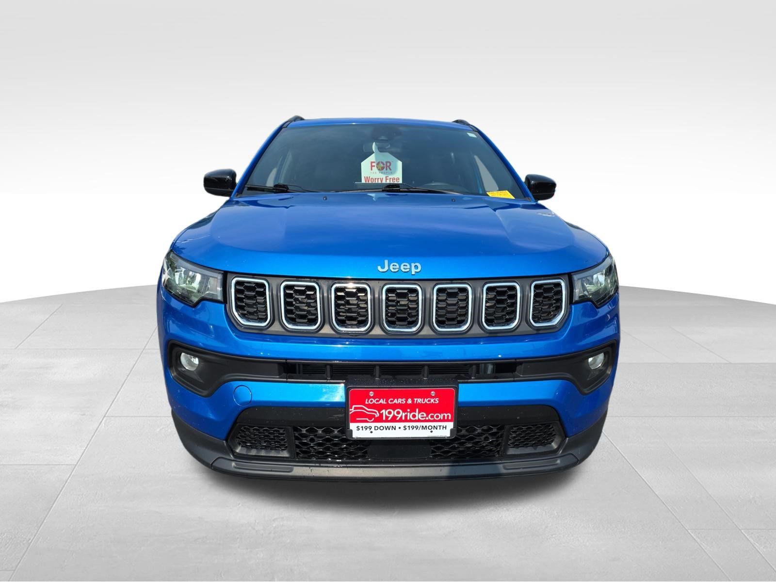 Used 2024 Jeep Compass Latitude AWD/4WD image 3