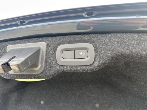 Used 2019 Volvo S60 T6 Momentum w/ Multimedia Package image 35