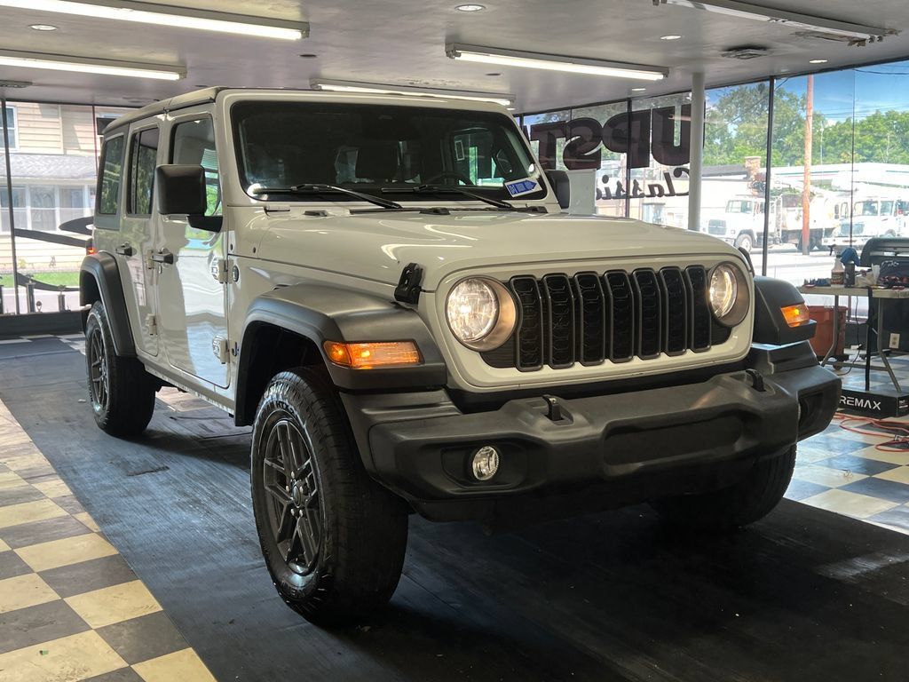 Used 2025 Jeep Wrangler Unlimited Sport AWD/4WD image 1
